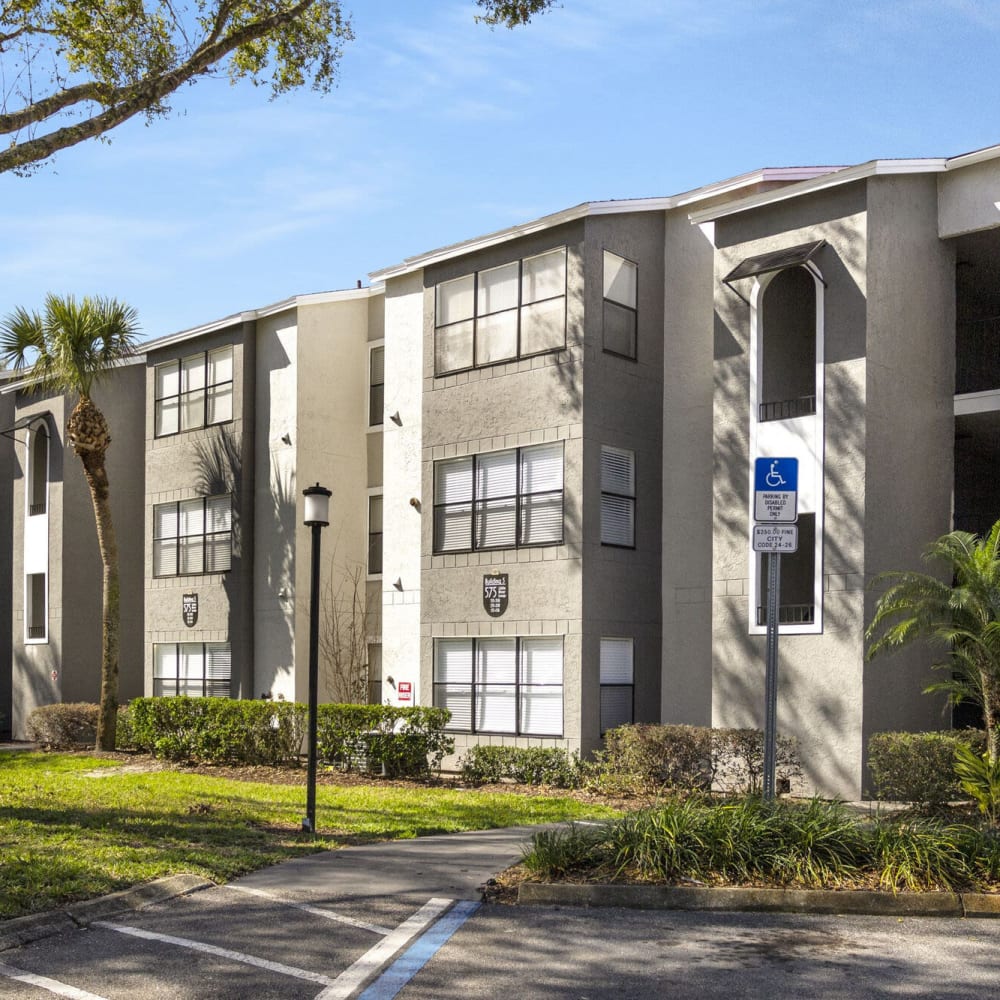 Exterior view of apartment building at The Edge at Lake Lotus in Altamonte Springs, Florida