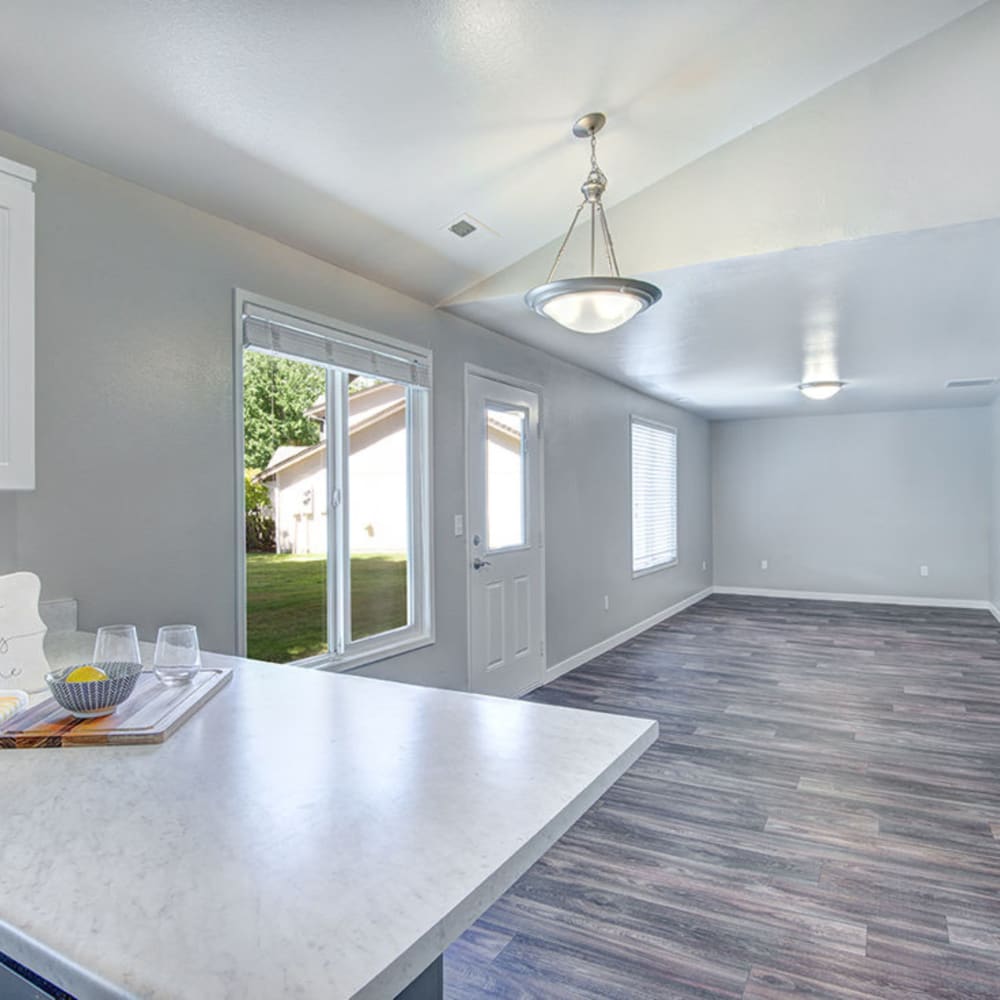 Dining area at Townhomes at Mountain View in Puyallup, Washington