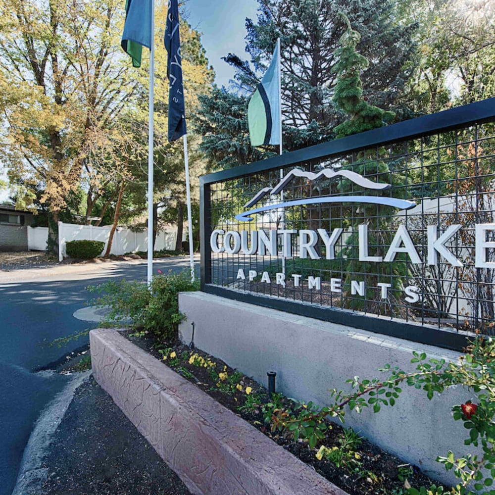 Country Lake sign in Millcreek, Utah