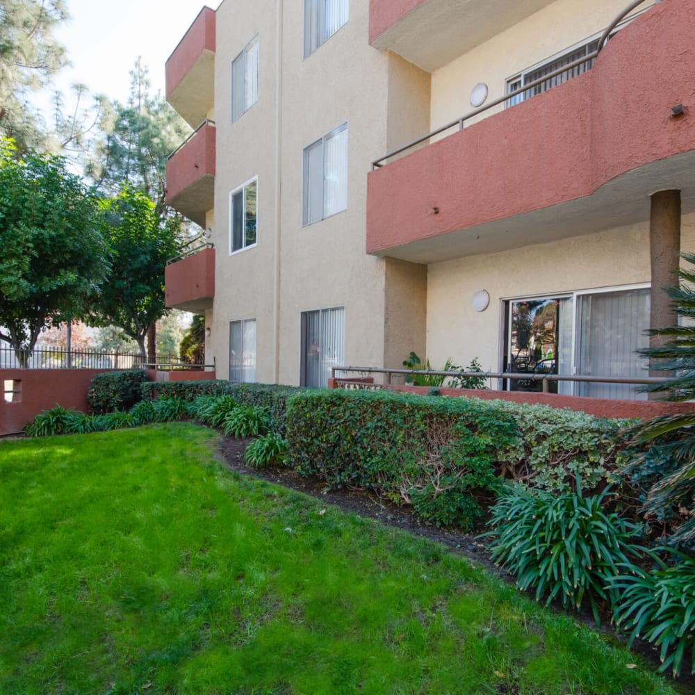 Modern Apartments at Glenoaks Gardens in Sun Valley, California
