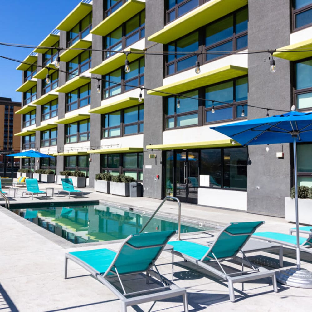 Rooftop pool with seating at 3rd Street Flats in Reno, Nevada