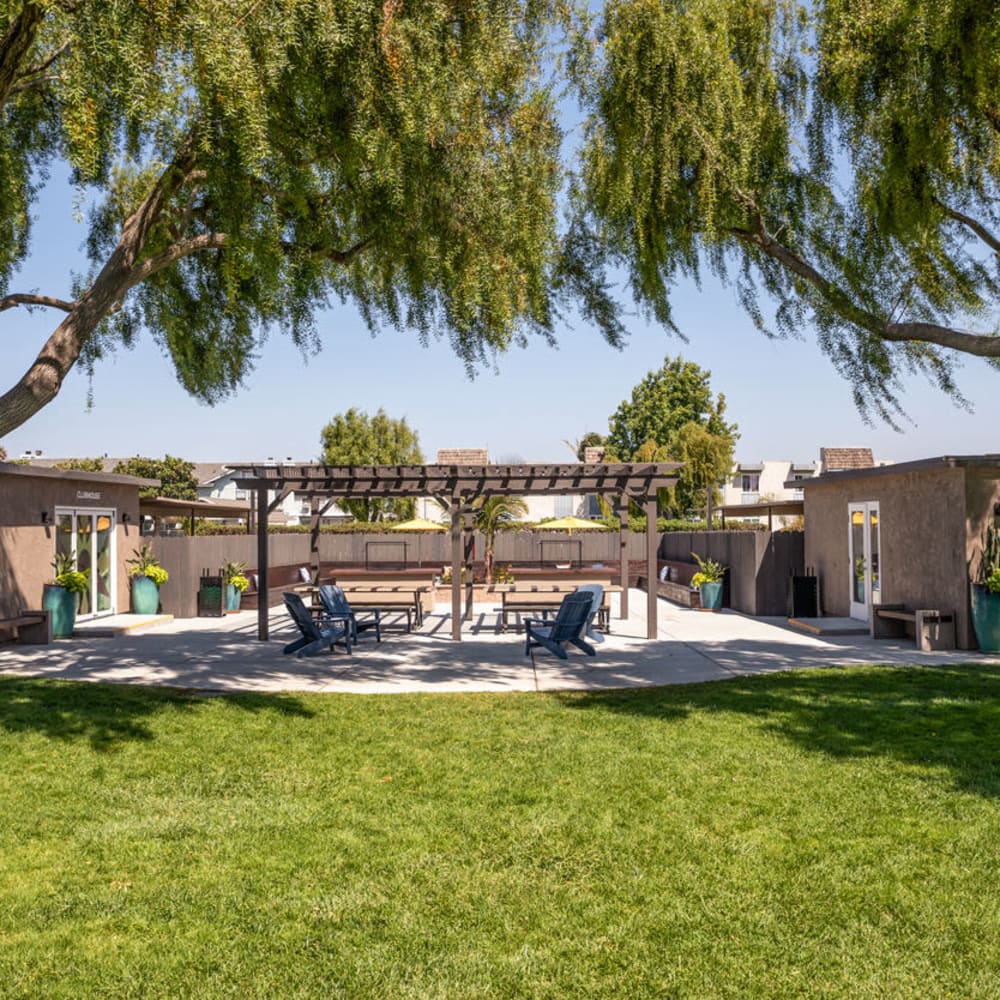 Community outdoor courtyard at Amara Apartments in Santa Maria, California