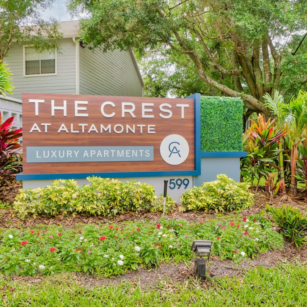Exterior sign The Crest at Altamonte in Altamonte Springs, Florida