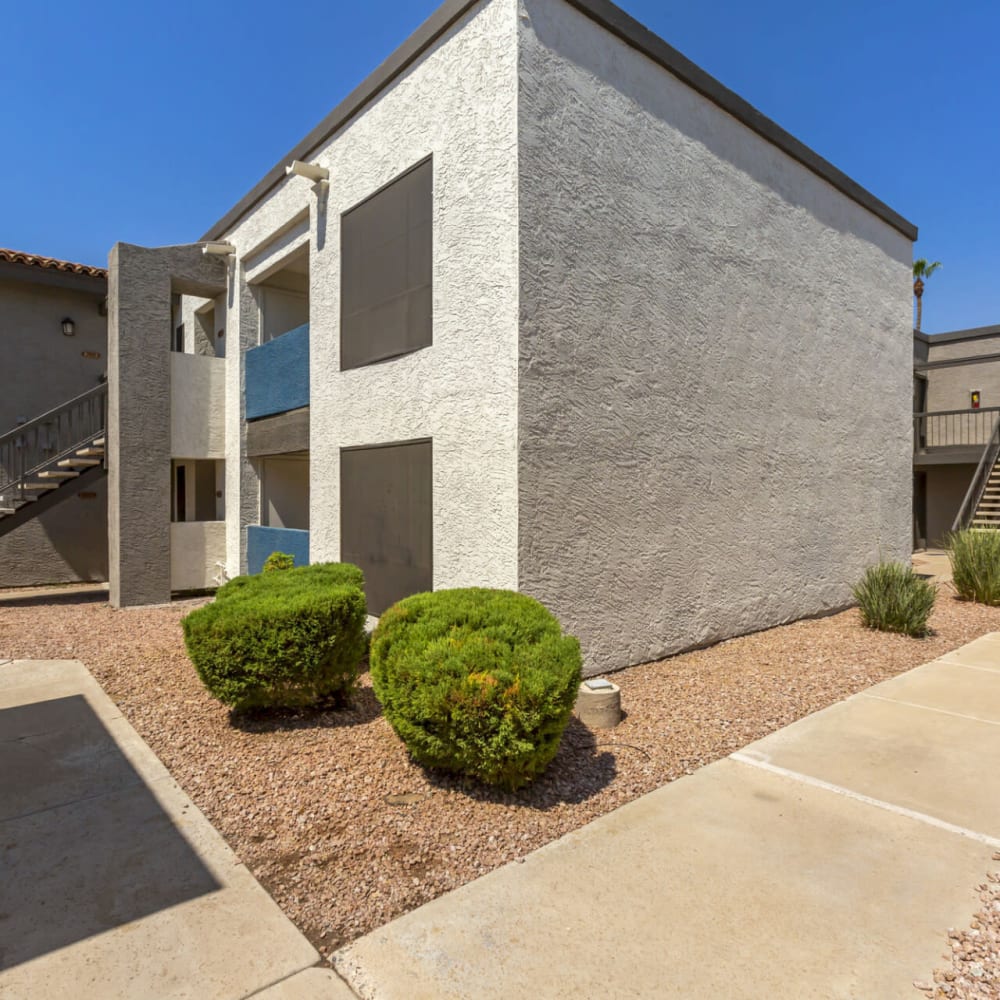 Exterior apartment building view at The Pointe at South Mountain in Phoenix, Arizona