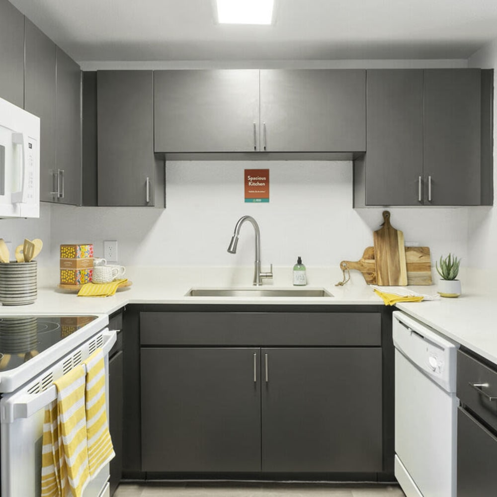 Modern kitchens and appliances at Morada Rise in Phoenix, Arizona