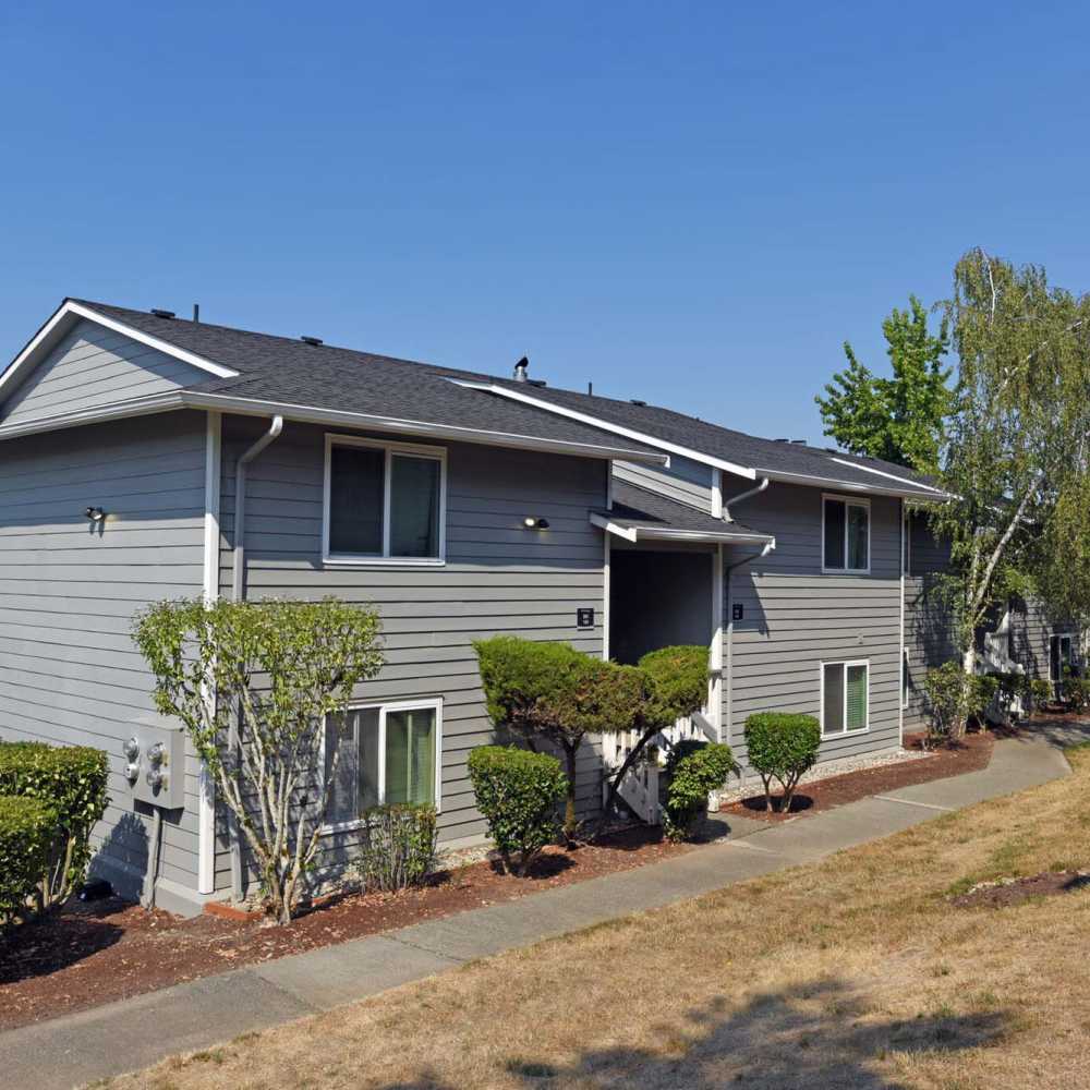 Exterior apartment building view at Spinnaker Apartments in Des Moines, Washington