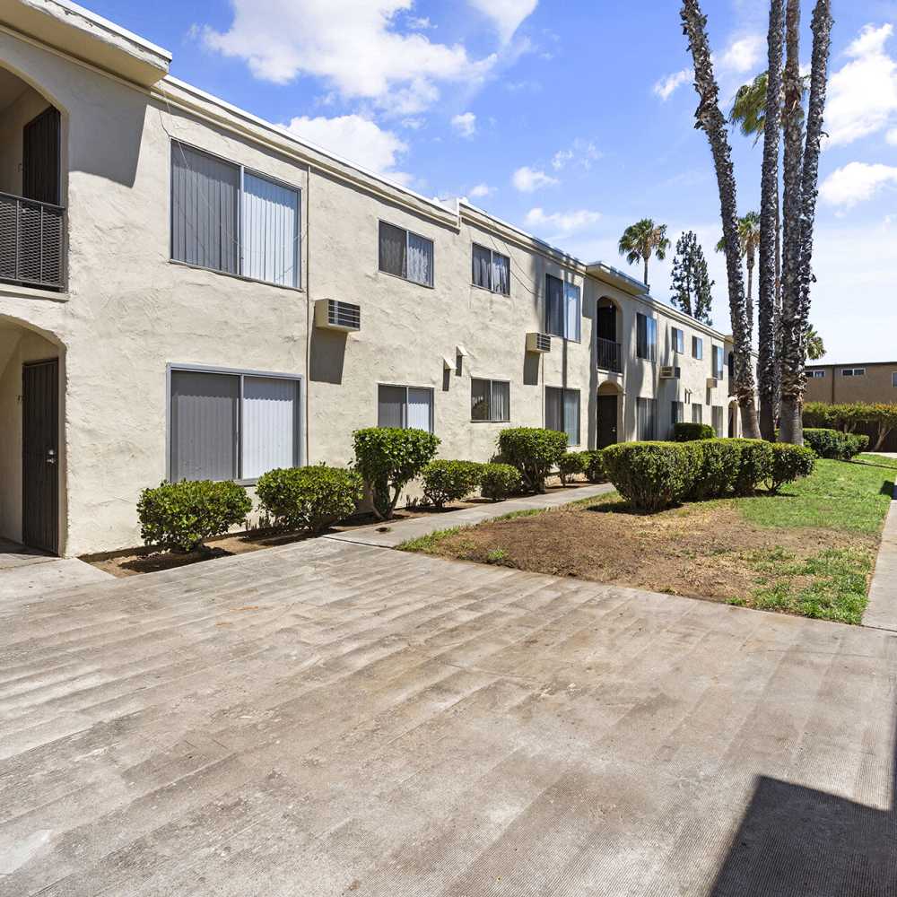 Well manicured sidewalks at Terre at Mollison in El Cajon, California