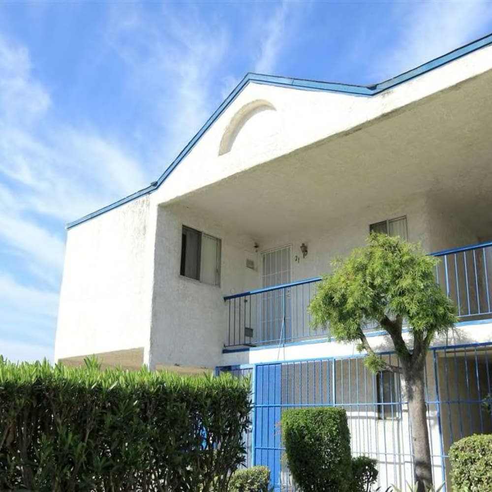 Exterior view of a apartment building at Mar at Grove in Imperial Beach, California