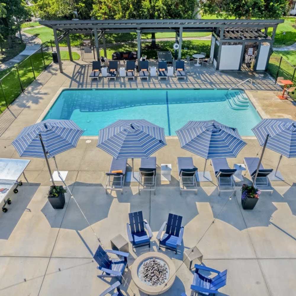 Pool with seating Mariposa Fremont in Fremont, California