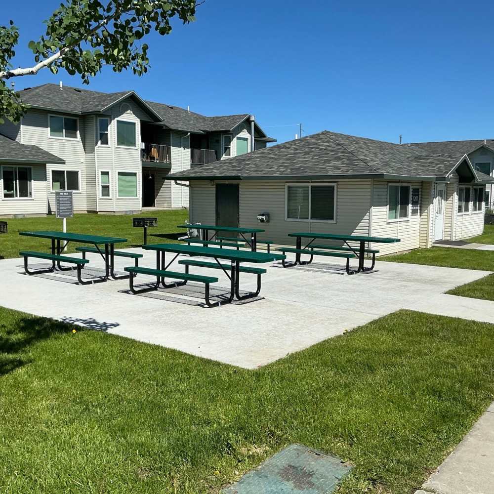 Community with sitting lounge at Castlebar Apartments in Bozeman, Montana