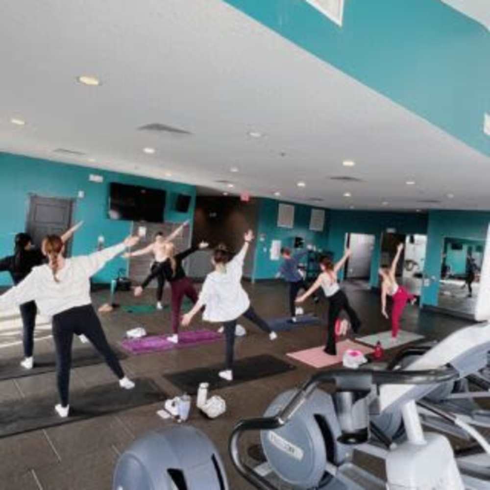 Residents in a fitness class at Lofts @ 1633 in Mankato, Minnesota