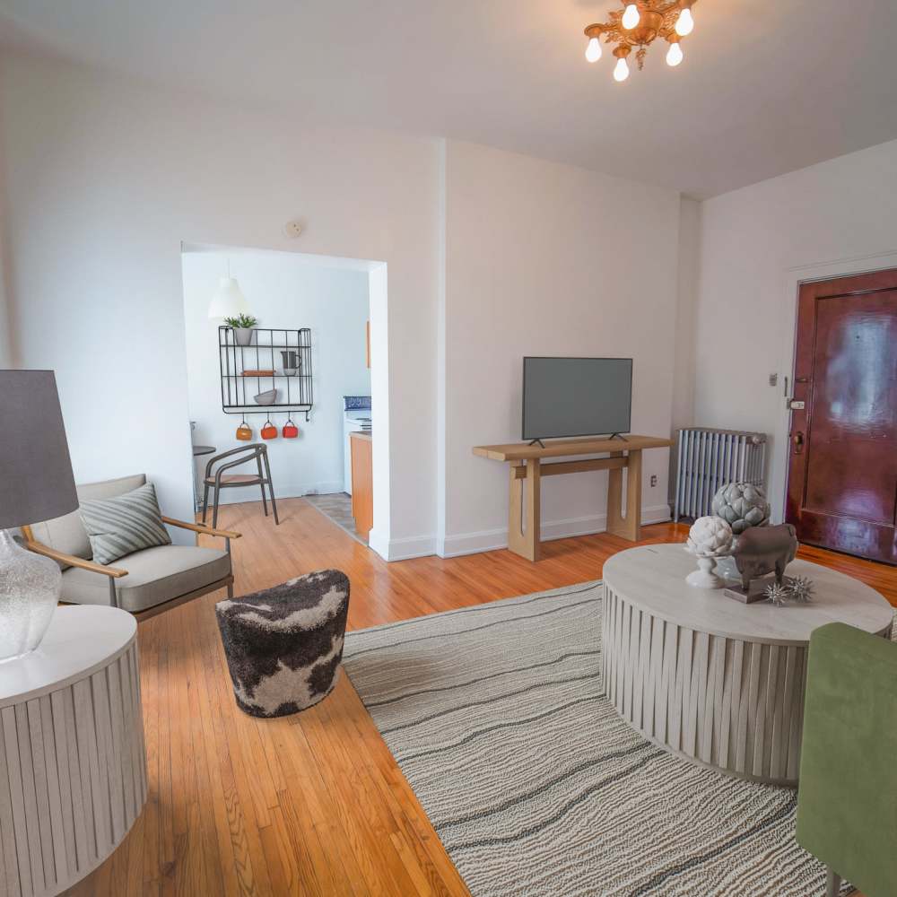 Model living room at À L'aise Hyde Park in Cincinnati, Ohio