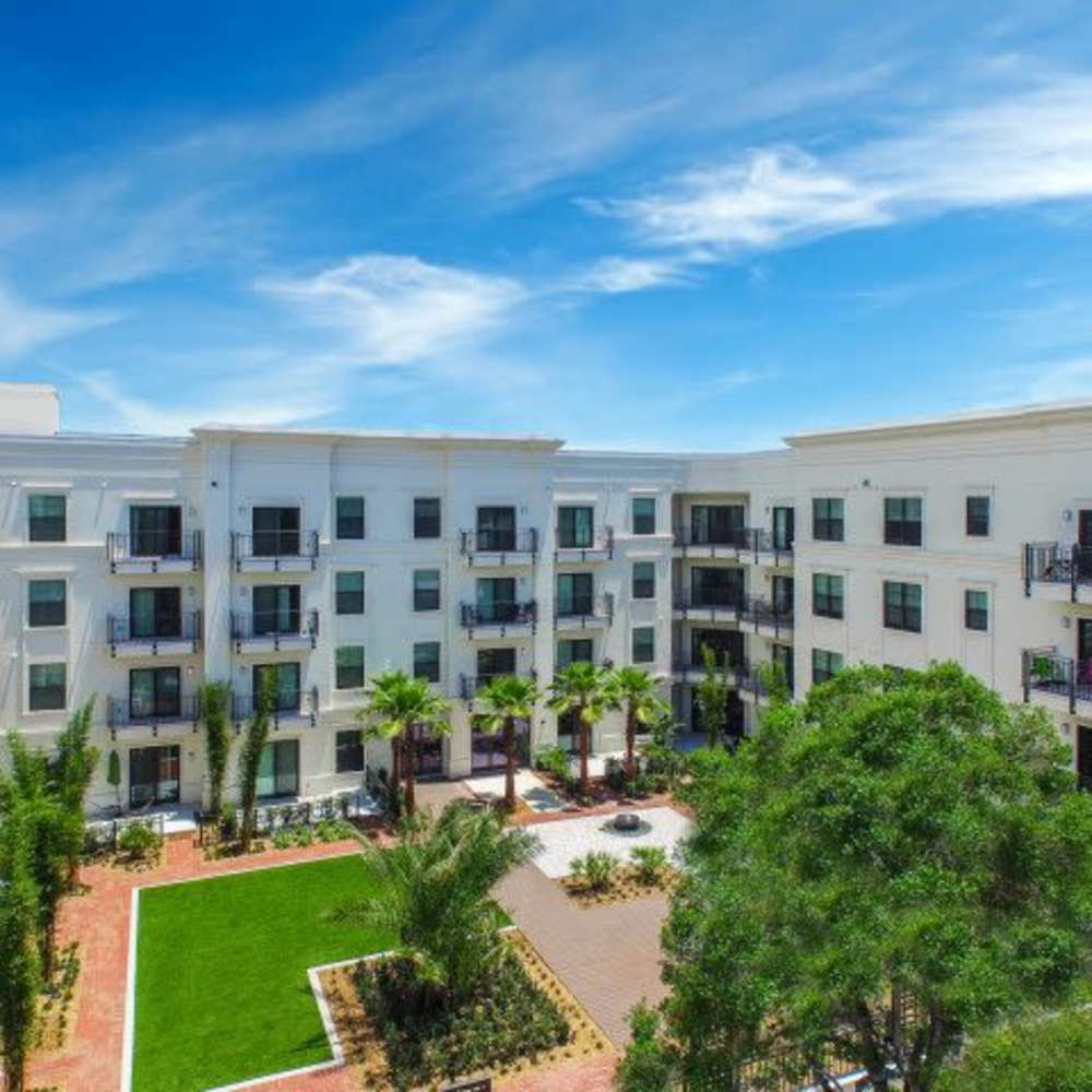 Apartment exterior at Beacon 430 in Saint Petersburg, Florida