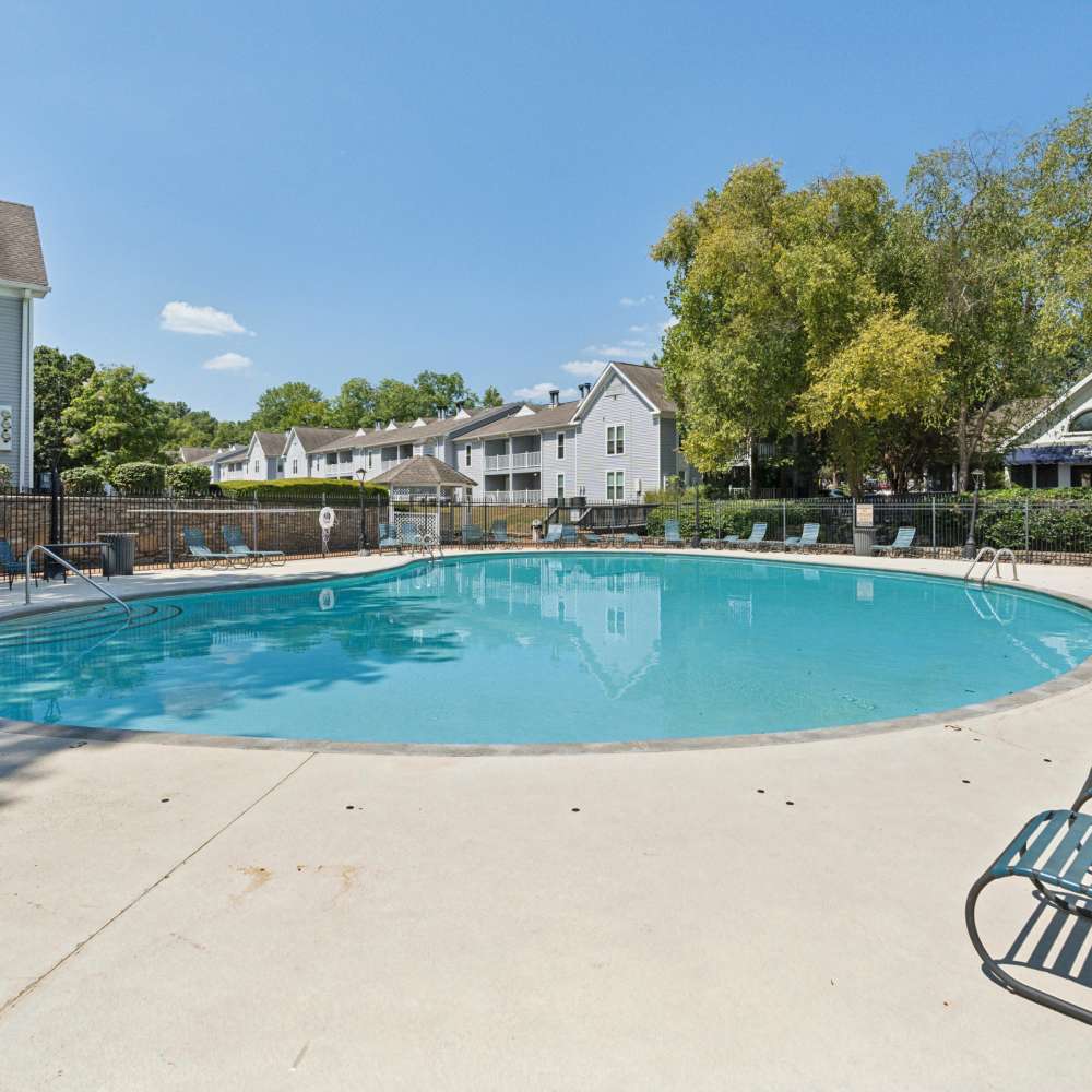 Side view of apartments at Piccadilly Apartments in Goodlettsville, Tennessee