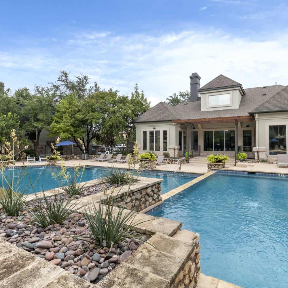 Oakville Apartments
