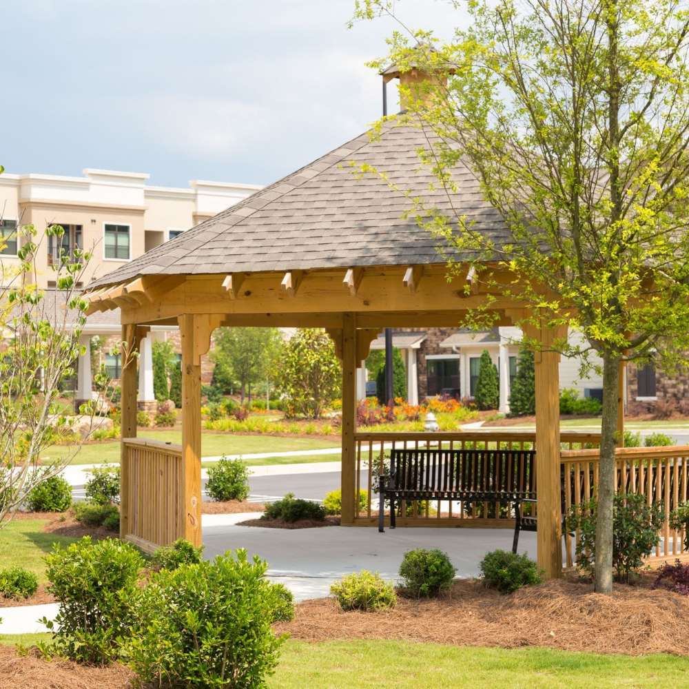 Outdoor seating area for the community at Terraces at Suwanee Gateway in Suwanee,Georgia