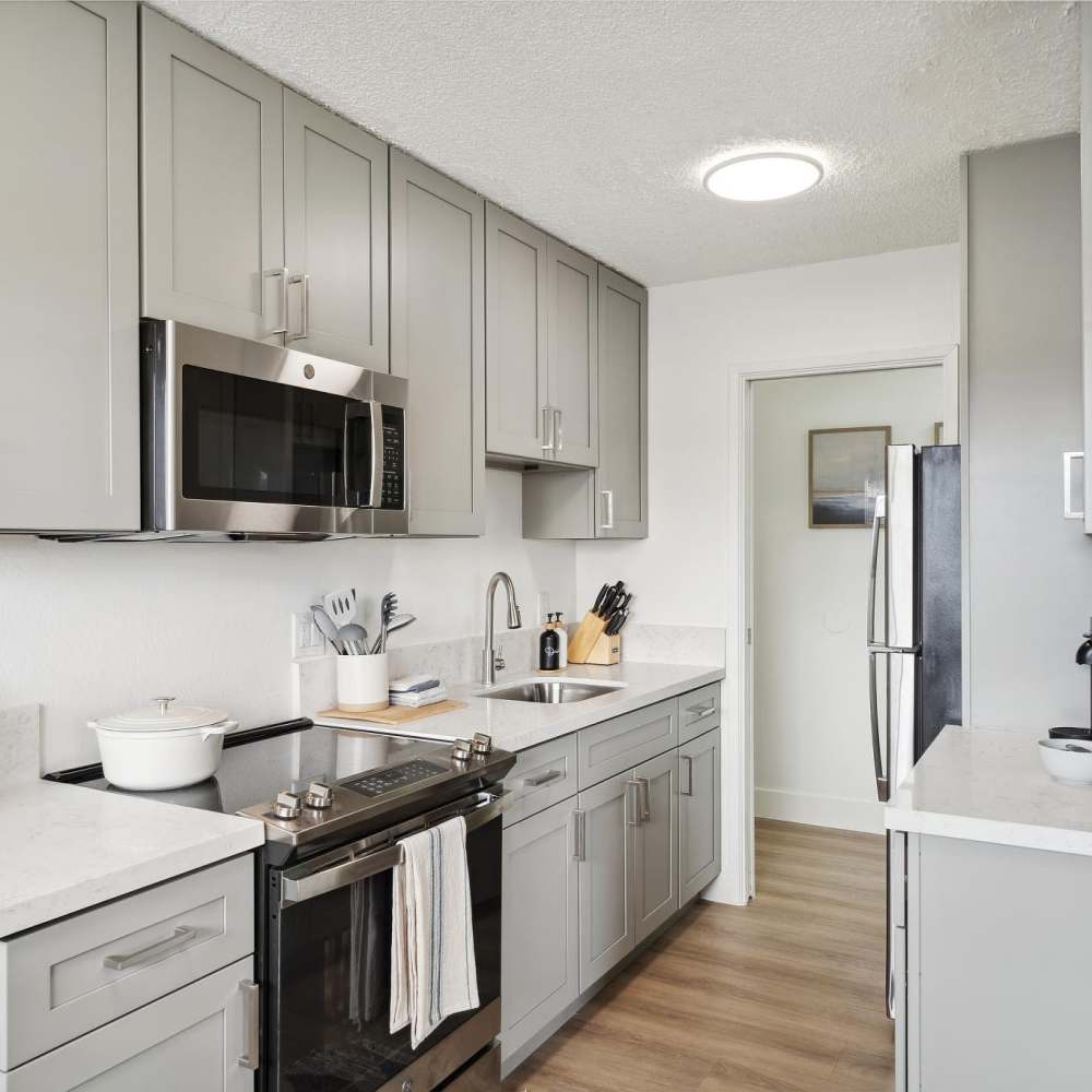 Clean kitchen at Del Coronado in Alameda, California