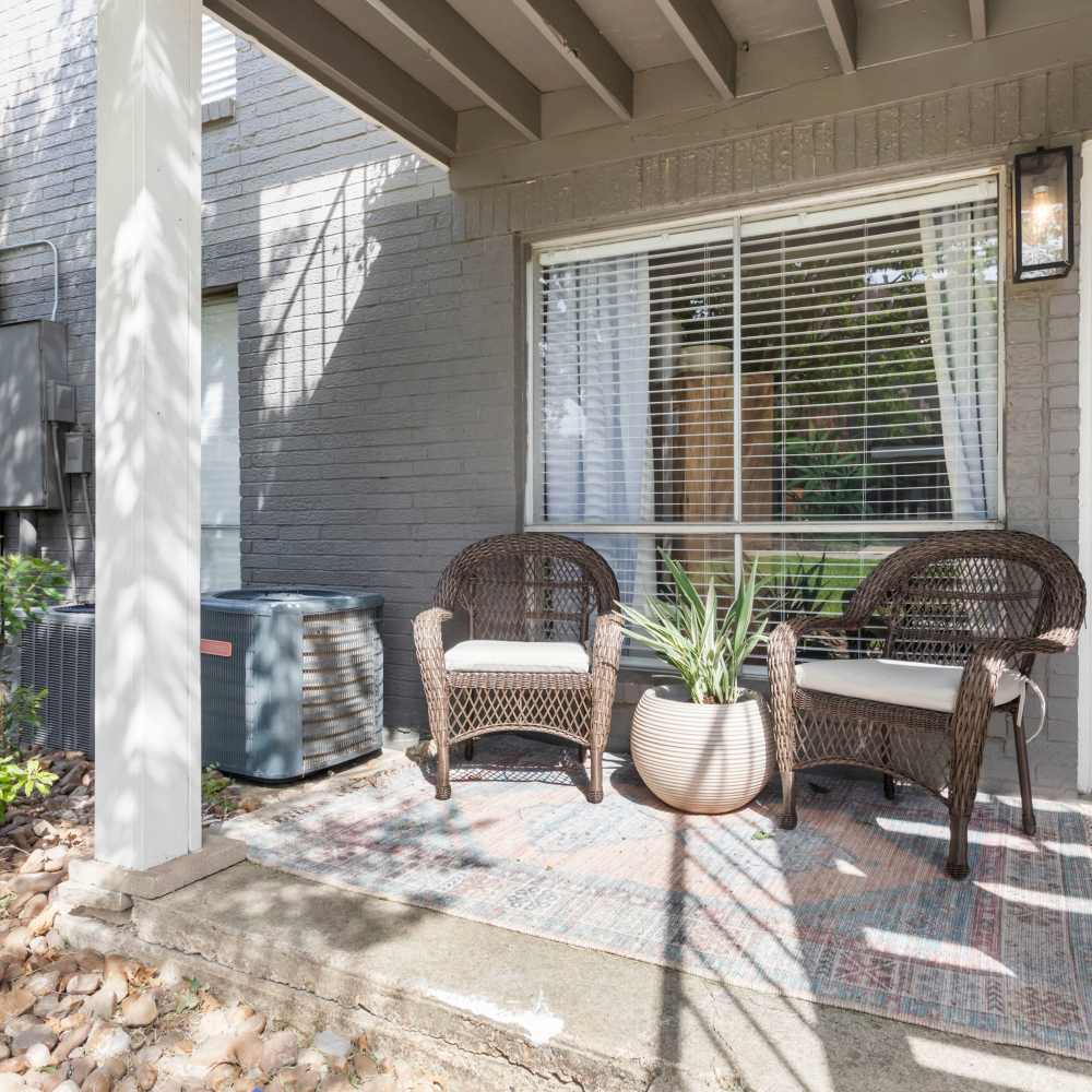Outside sitting area with two chairs at The Ivy in College Station,Texas