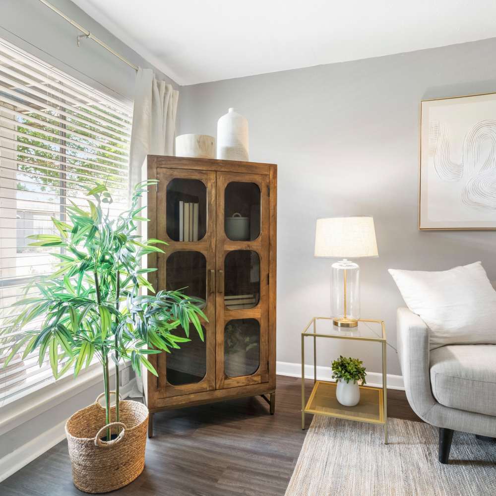 Living room with a book shelf at The Ivy in College Station,Texas