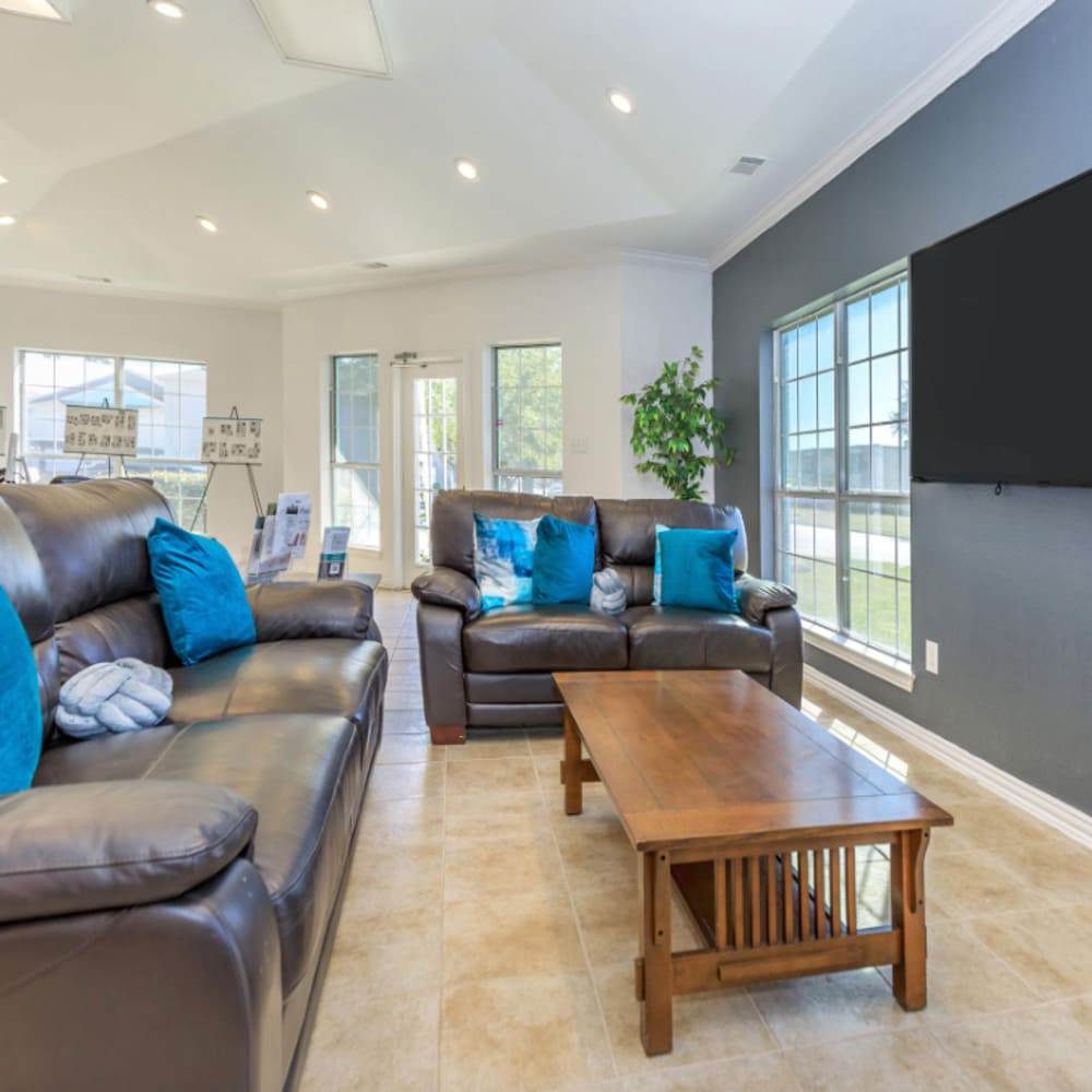 Clubhouse with TV at The Hayes Apartments in Fort Worth,Texas