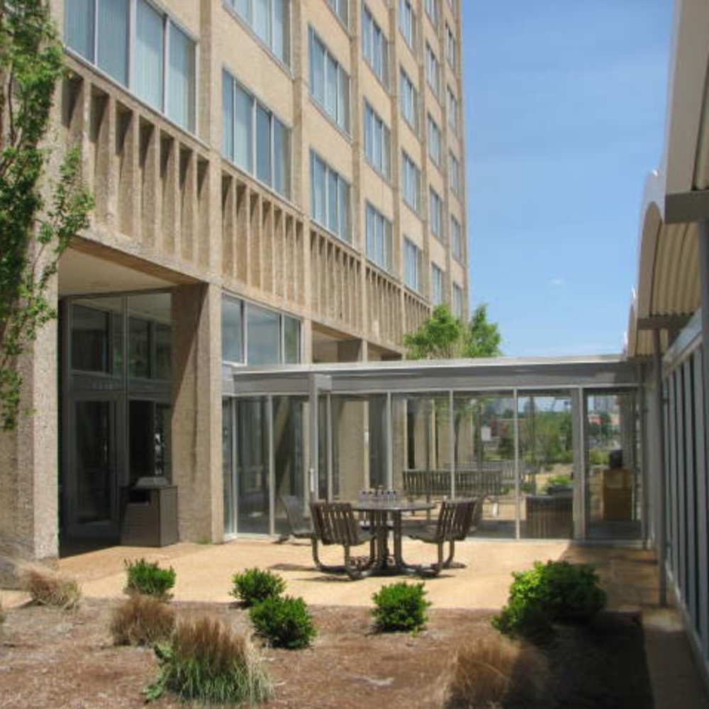 Courtyard at Council Tower Apartments in Saint Louis,Missouri