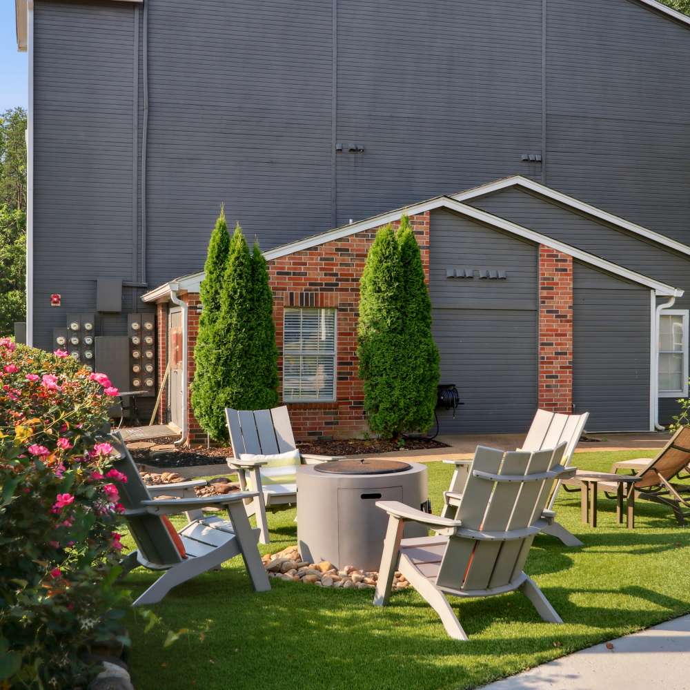Outdoor lounge at Ridgemont at Stringers Ridge in Chattanooga, Tennessee