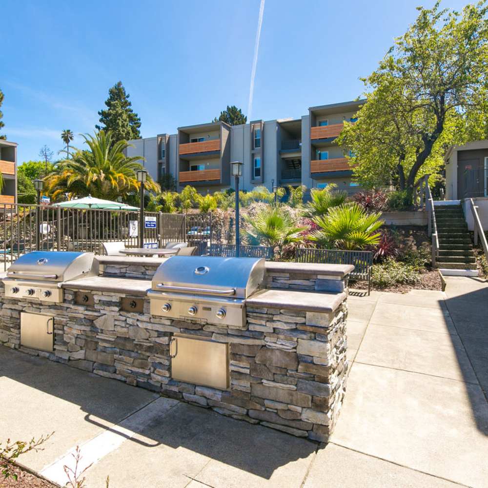 Outdoor BBQ area at Bayside Apartments in Pinole, California