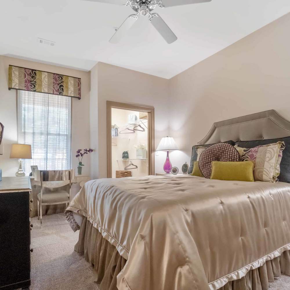 Bedroom with a luxurious bed at Grapevine Station in Grapevine,Texas