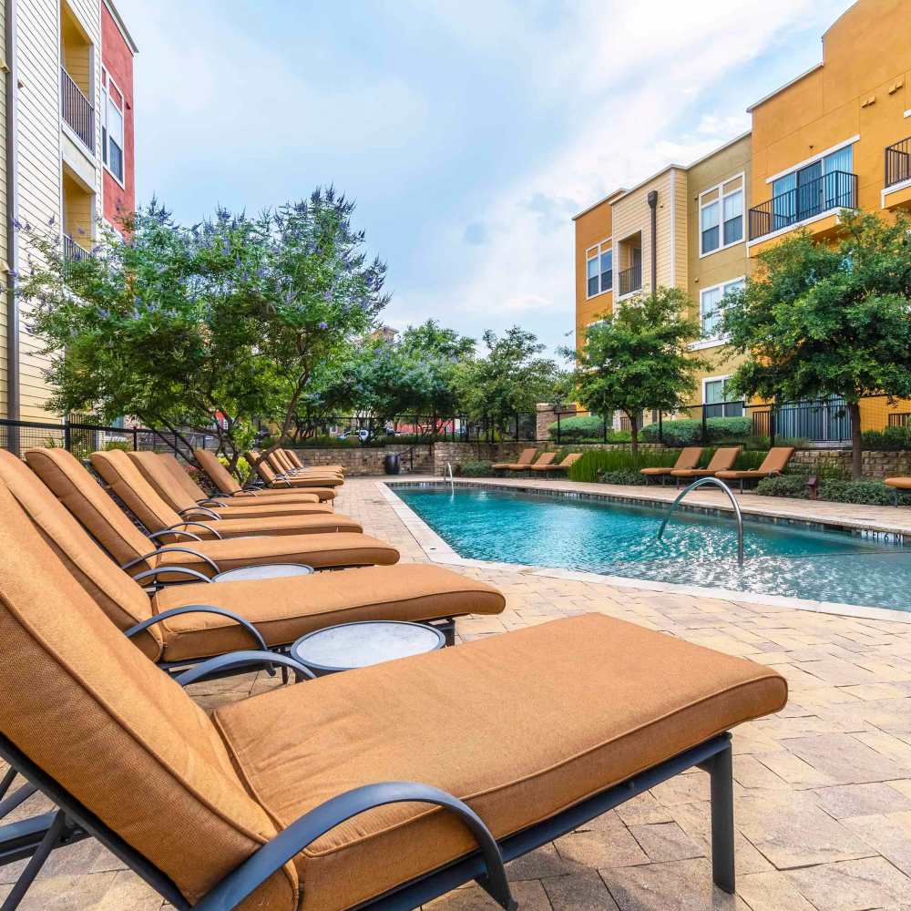 Lounge chairs by the pool at Grapevine Station in Grapevine,Texas