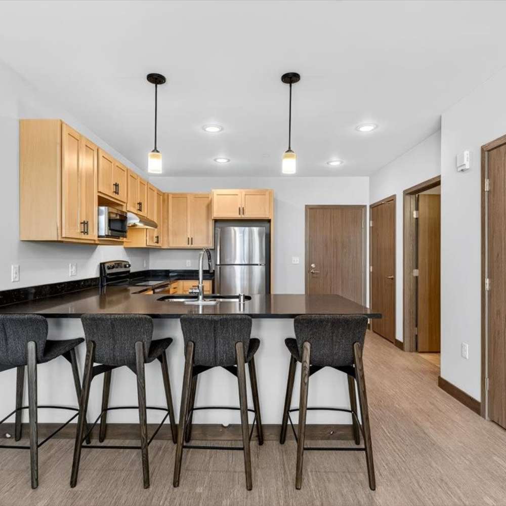 Kitchen w/Breakfast Bar