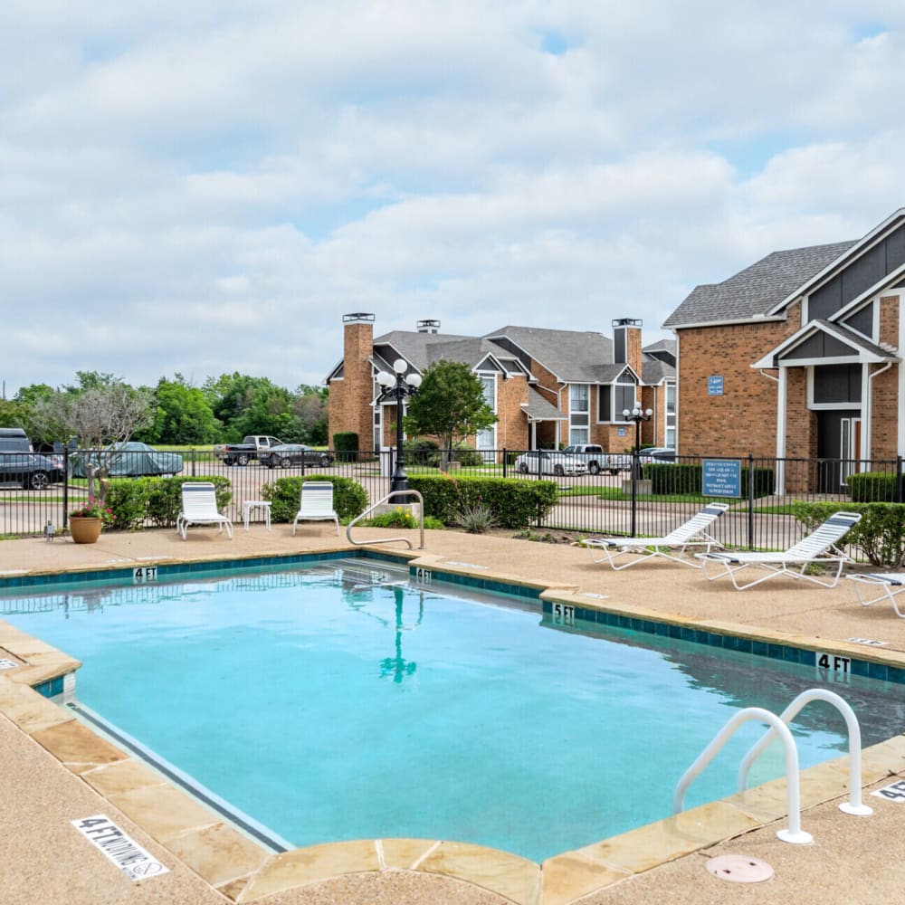 Resort-style swimming pool at Lake Meadows in Garland, Texas