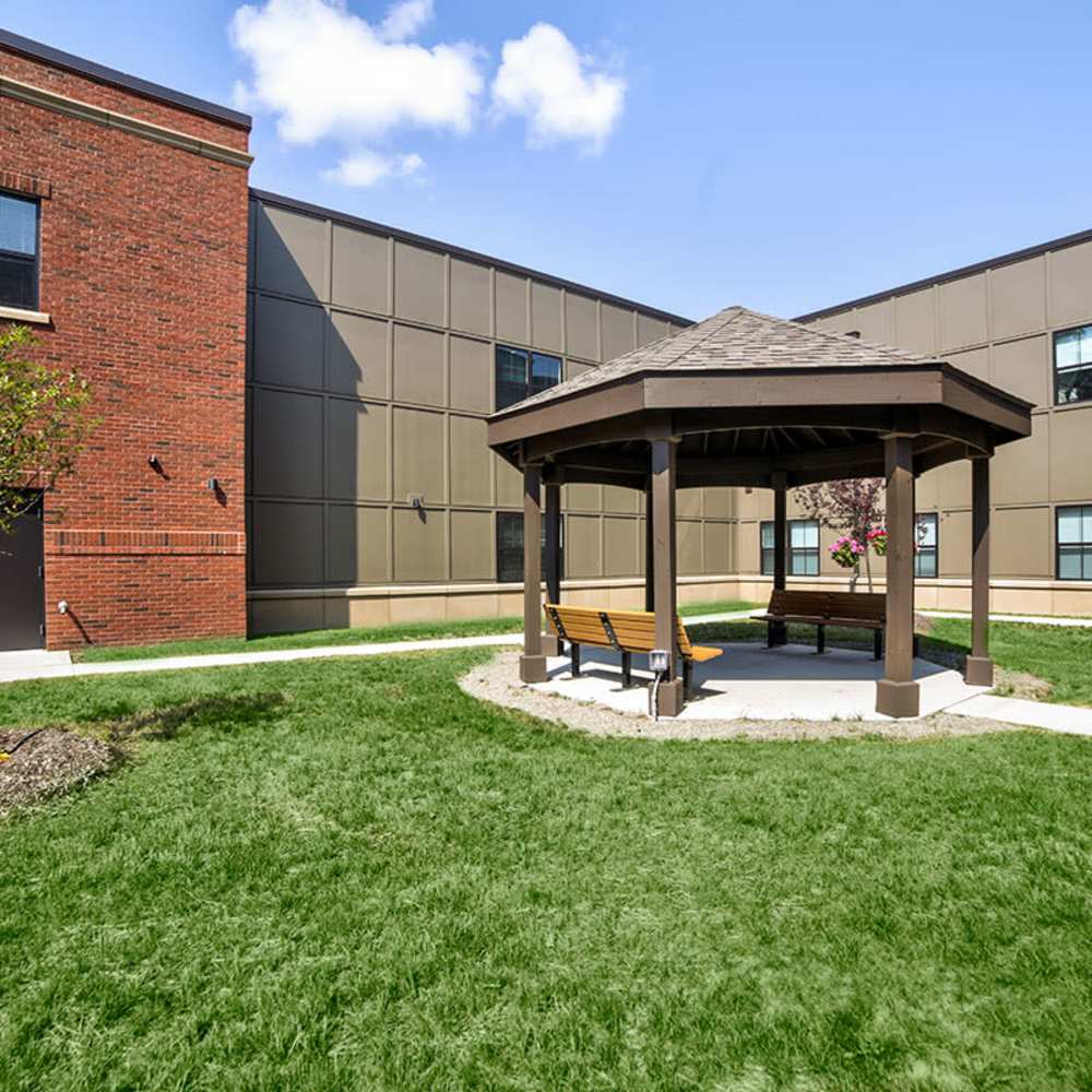 Apartments in Willow Commons Apartments in Erie, Pennsylvania