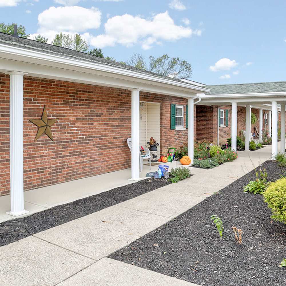 Garden area in the community at Frankfort Place in Frankfort, Ohio 