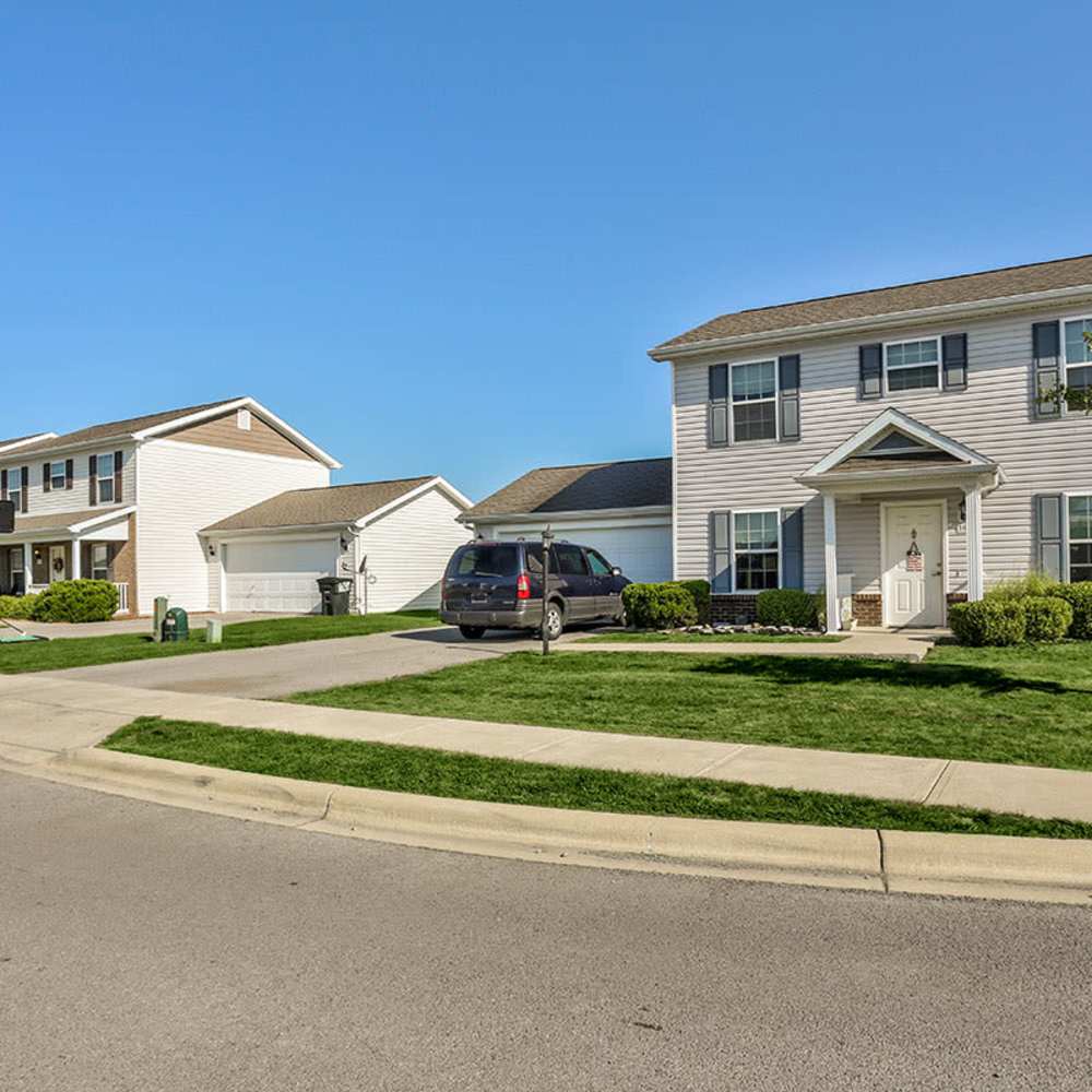 Well-maintained community at Forest Edge in Rawson, Ohio 