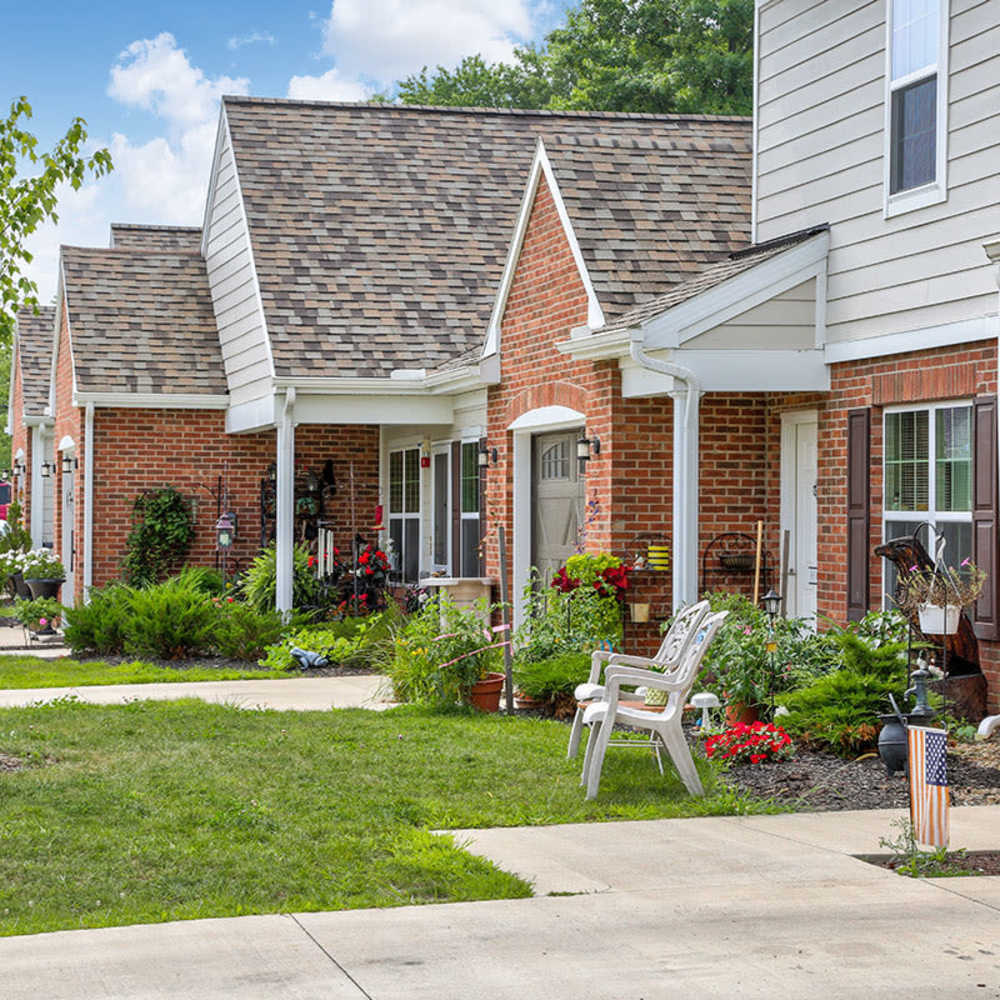 Exterior view of the building at Majors Crossing in Rock Creek, Ohio 