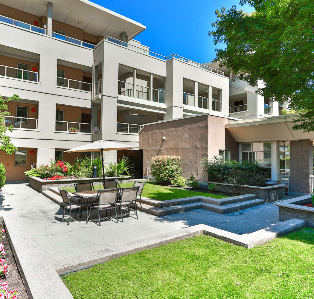 Bright garden area at Dunway Court in Vancouver