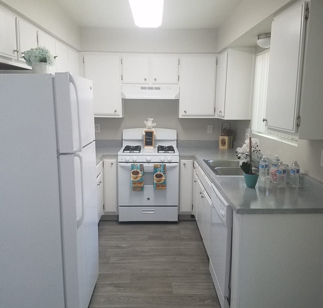 Gorgeous kitchen at Sienna Heights Apartment Homes in Lancaster, California