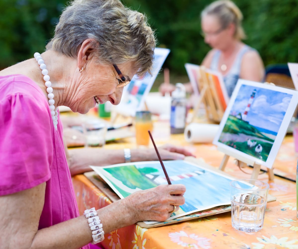 Resident painting class at Lake Park Senior Living in Oakland, California