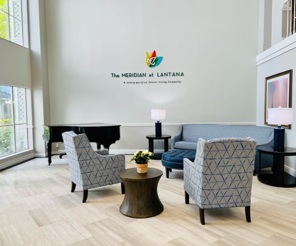 Spacious sitting area at Meridian at Lantana in Lantana, Florida