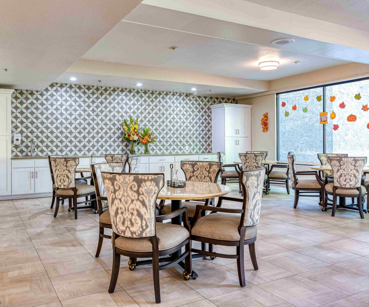 Dining room at Pacifica Senior Living Northridge in Northridge, California