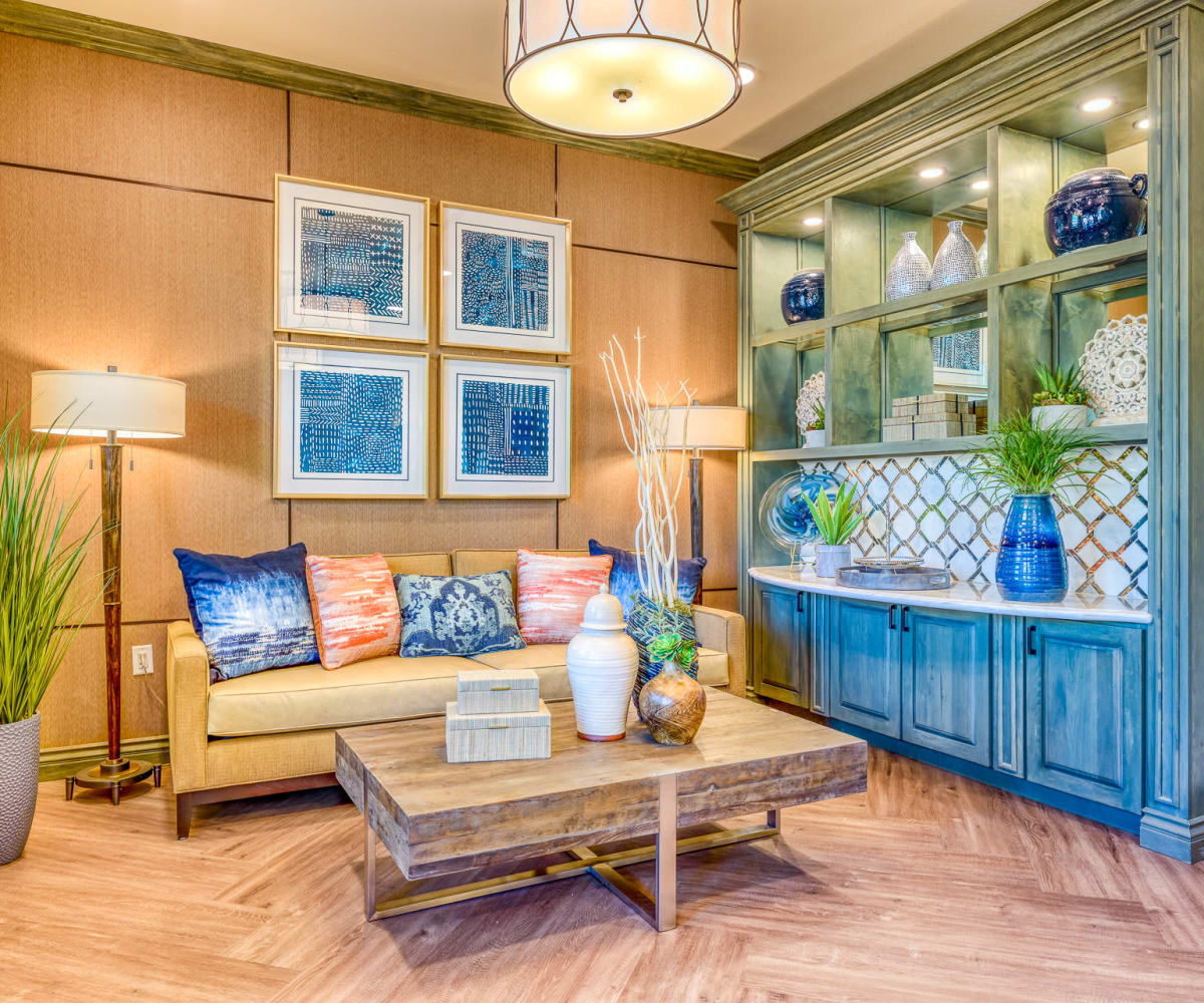 Lounge area at Pacifica Senior Living Paradise Valley in Phoenix, Arizona