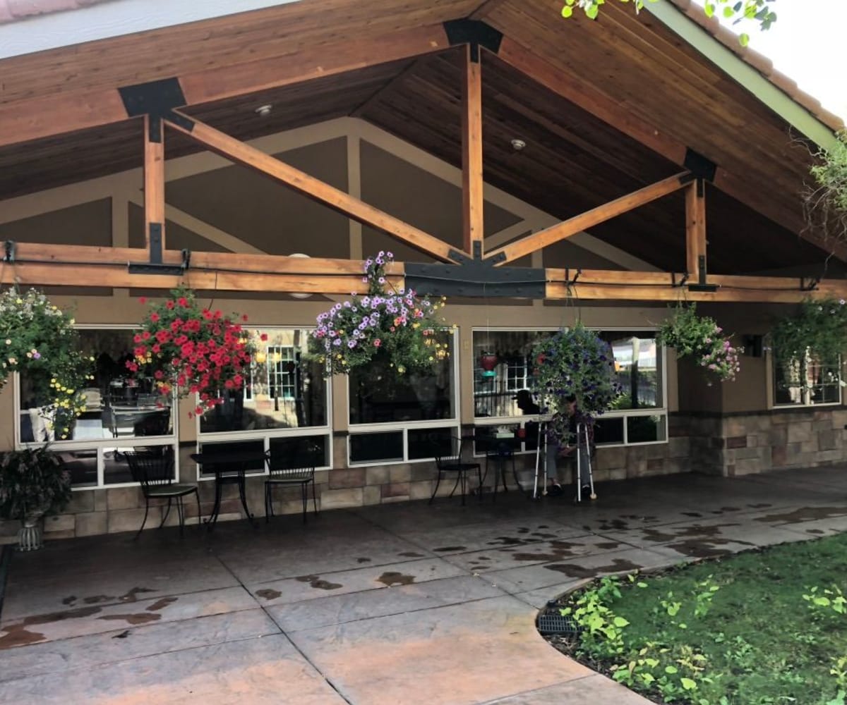 Patio area outside at Pacifica Senior Living Pinehurst in Pinehurst, Idaho