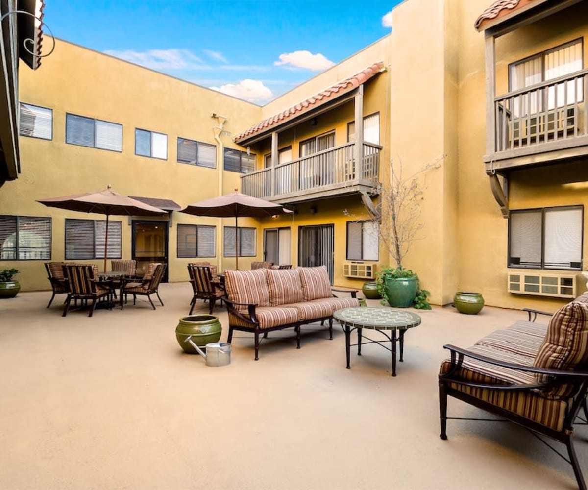 Outdoor seating area at Pacifica Senior Living Santa Clarita in Newhall, California