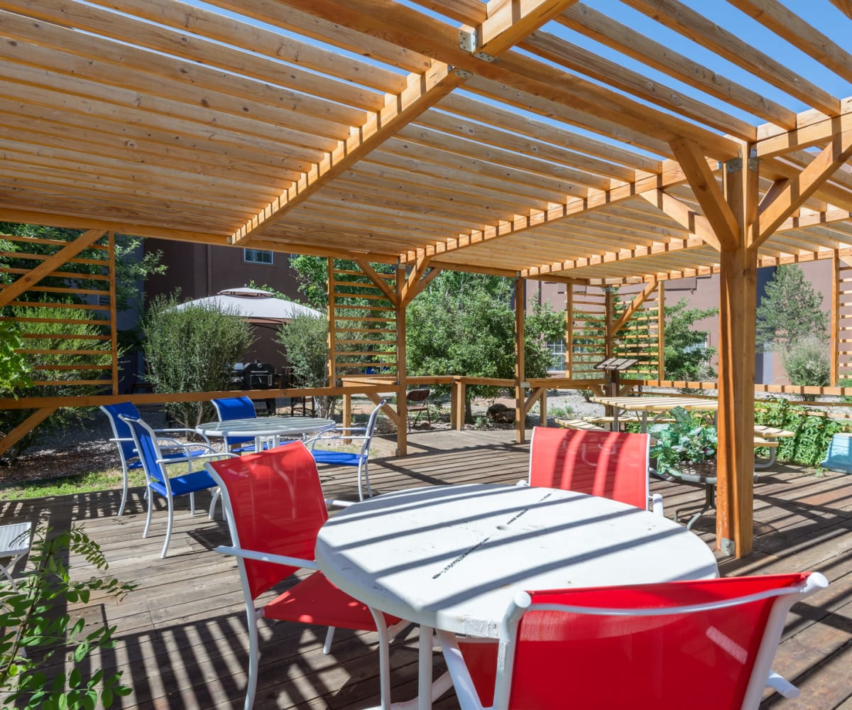 Outdoor seating at Pacifica Senior Living Santa Fe in Santa Fe, New Mexico