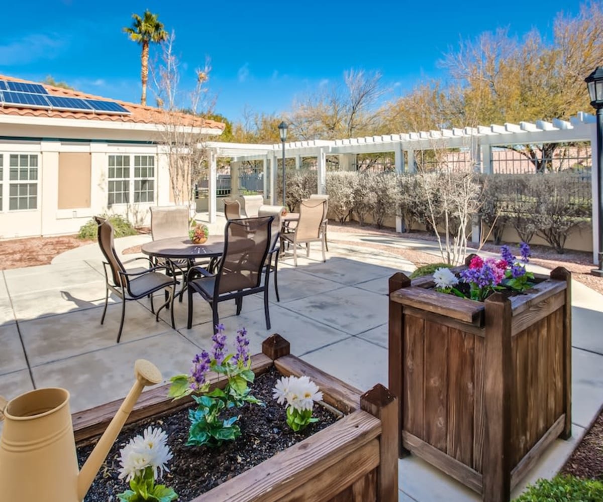 Outdoor seating area at Pacifica Senior Living Spring Valley in Las Vegas, Nevada