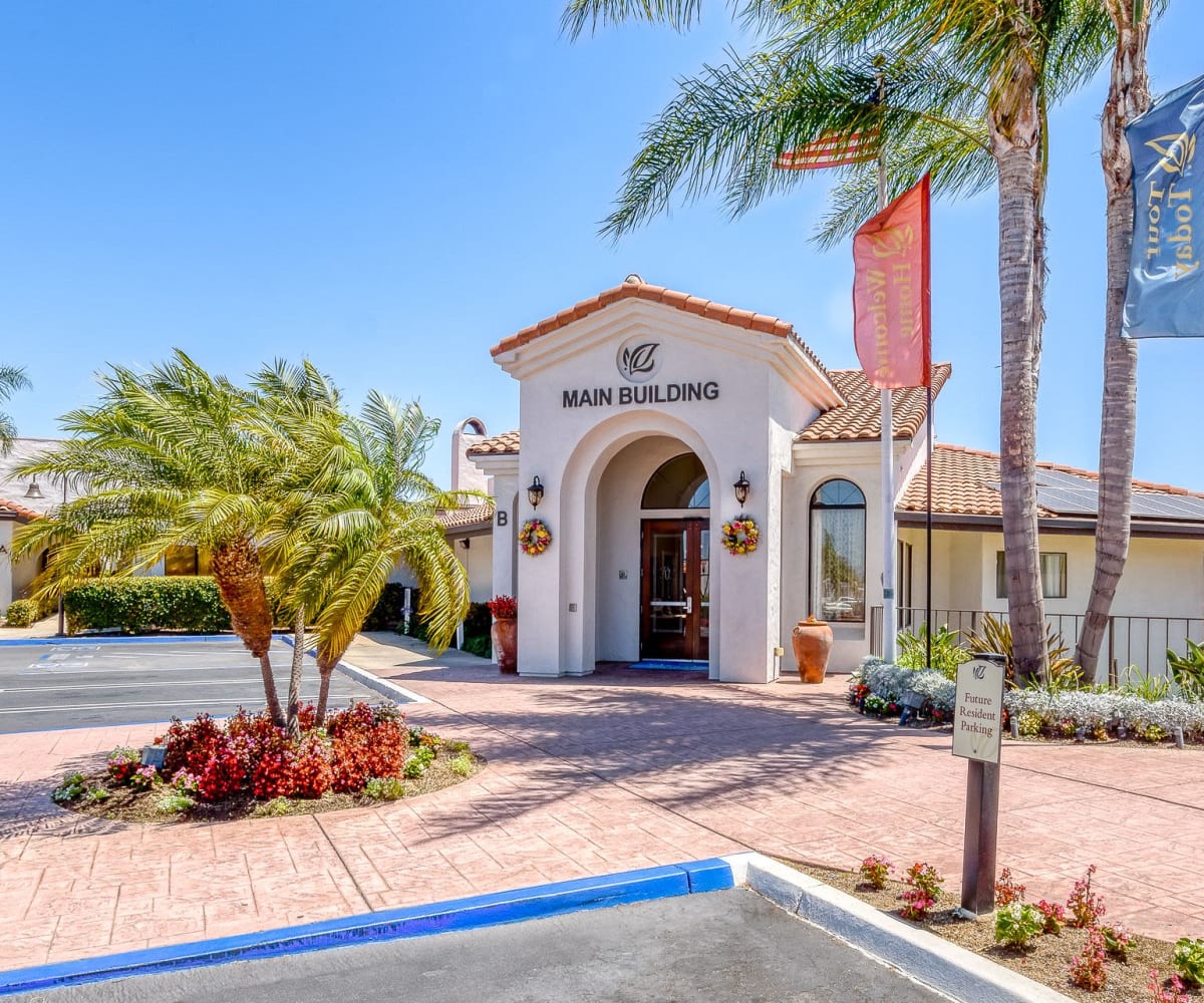 Front entrance to Pacifica Senior Living Vista in Vista, California