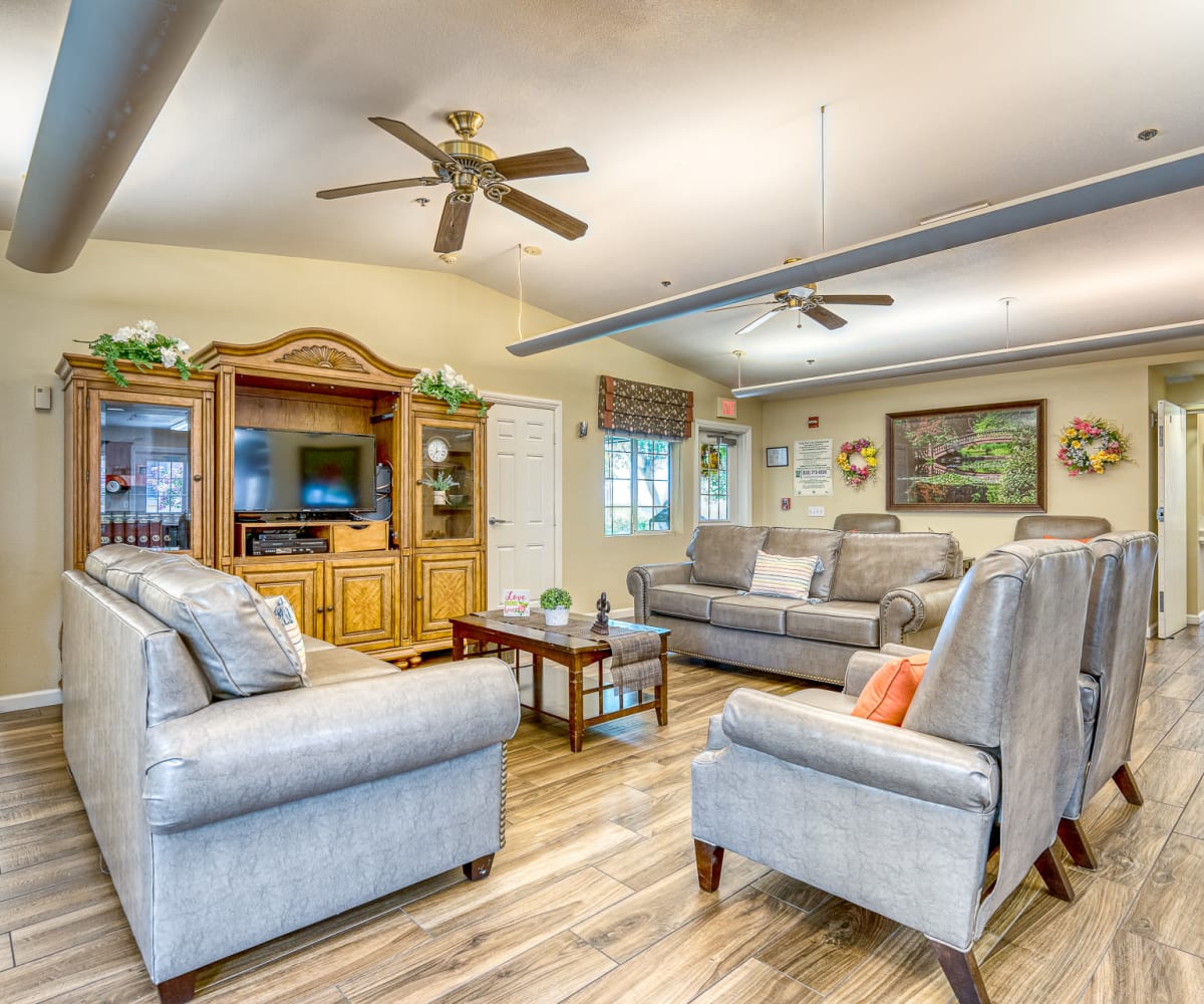 Lounge area at Pacifica Senior Living Riverside in Riverside, California