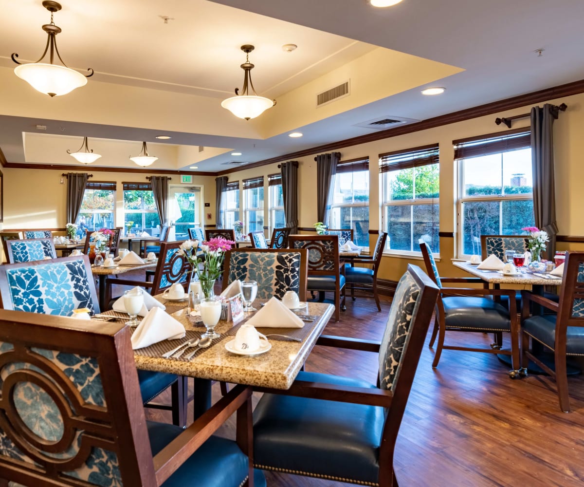 Spacious dining room at Pacifica Senior Living Union City in Union City, California