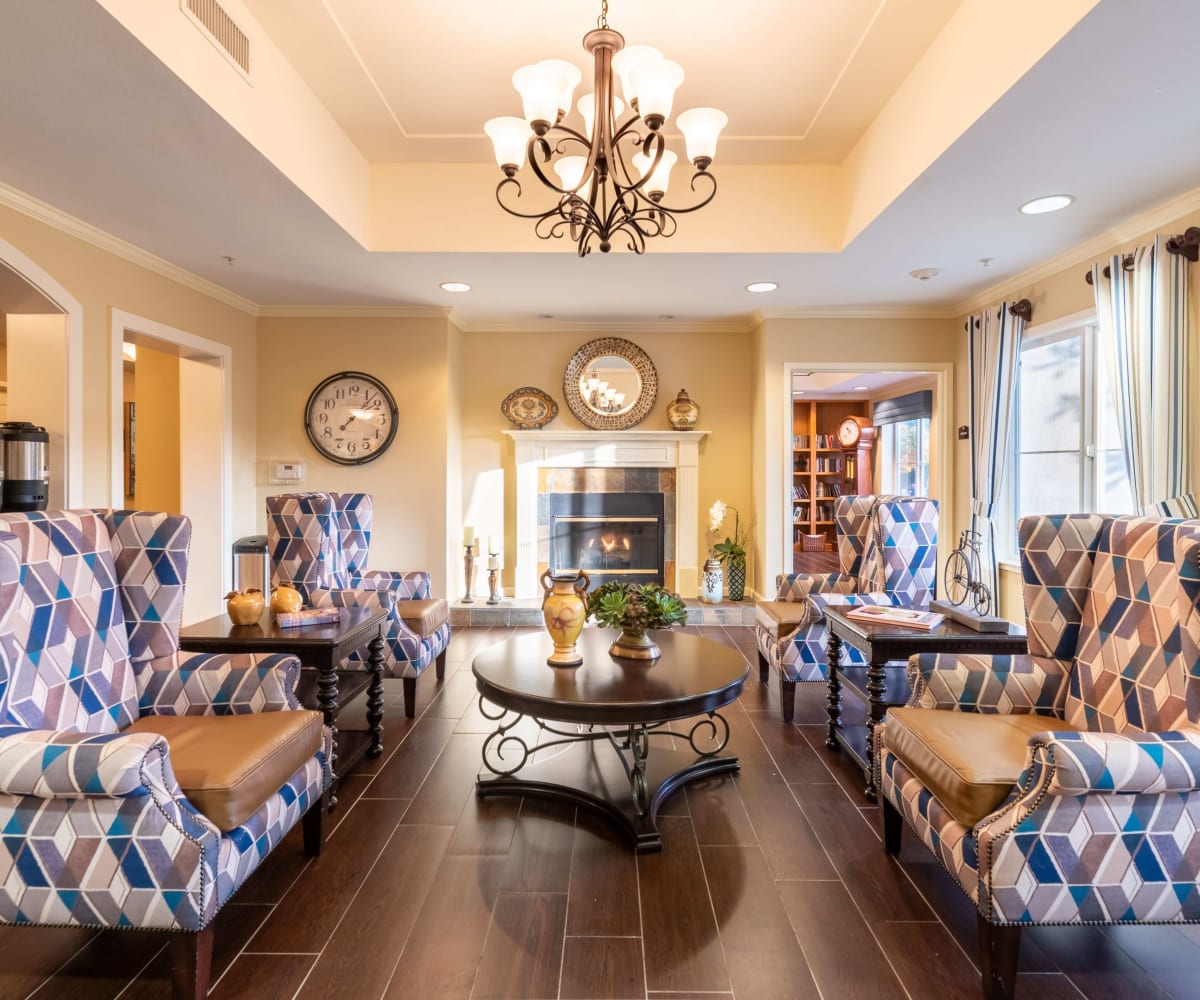 Lounge area at Pacifica Senior Living Union City in Union City, California