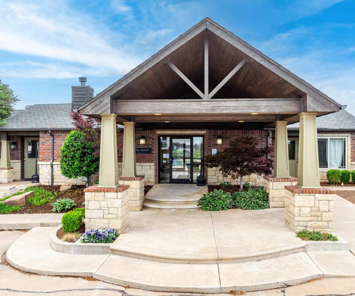 Clubhouse entrance at Avista of Edmond in Edmond, Oklahoma